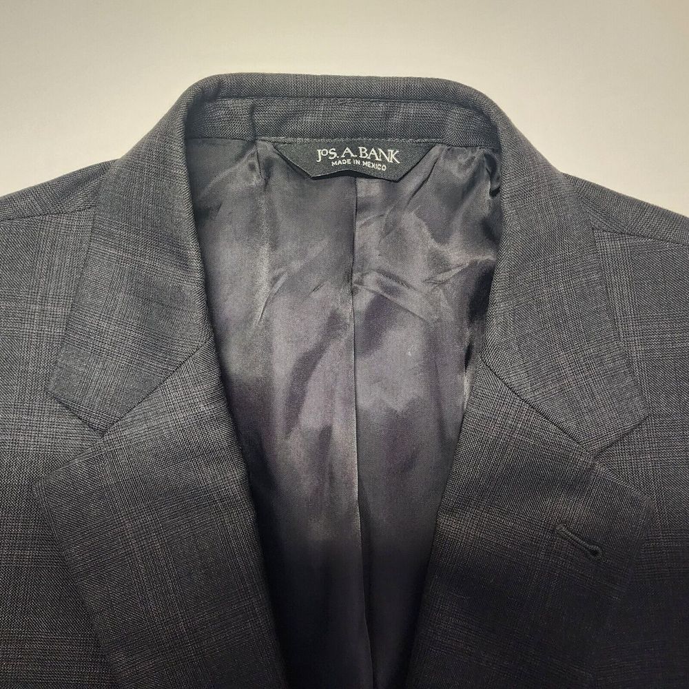 JOS A BANK 100% WOOL BLAZER SIZE 43R